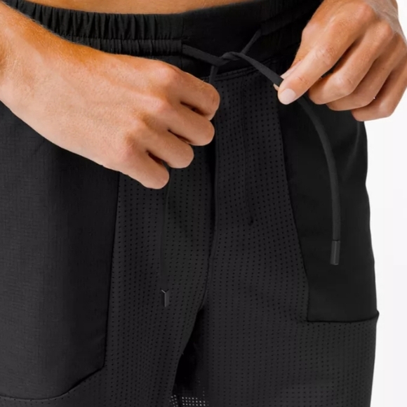 Lululemon In the Key 8" Training Shorts Black Men's Size Small - Well Ventilated - Picture 12 of 13